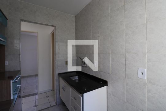 Cozinha de apartamento à venda com 2 quartos, 50m² em Portal dos Gramados, Guarulhos