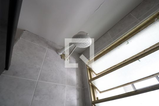 Banheiro de apartamento à venda com 2 quartos, 50m² em Portal dos Gramados, Guarulhos