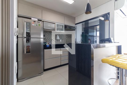 Cozinha de apartamento para alugar com 2 quartos, 94m² em Vila Nair, São Paulo