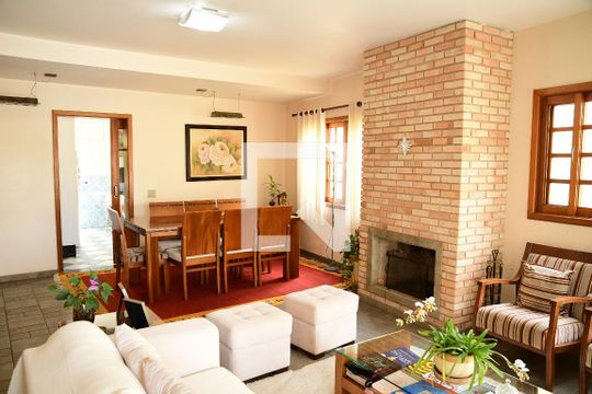 Casa de Condomínio para alugar com 4 quartos, 380m² em Pinus Park, Cotia