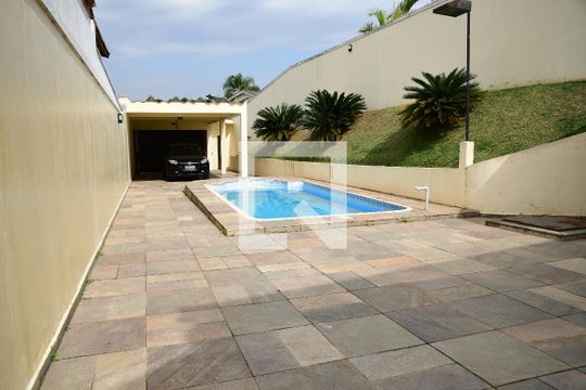 Quintal de casa de condomínio para alugar com 4 quartos, 380m² em Pinus Park, Cotia