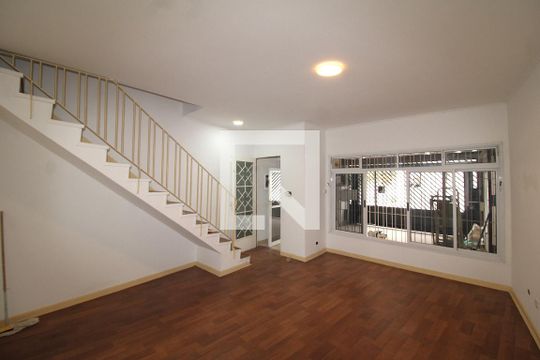 Casa para alugar com 4 quartos, 160m² em Vila Mazzei, São Paulo