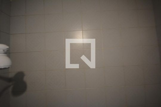 Banheiro da suite de apartamento para alugar com 1 quarto, 50m² em Penha, Rio de Janeiro