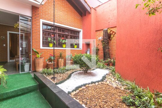 Jardim de entrada de casa à venda com 3 quartos, 237m² em Anchieta, São Bernardo do Campo
