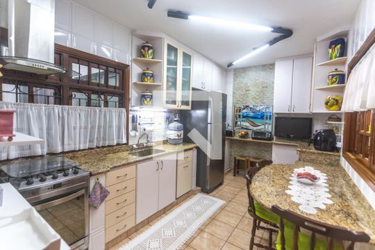 Cozinha 1 de casa à venda com 3 quartos, 237m² em Anchieta, São Bernardo do Campo
