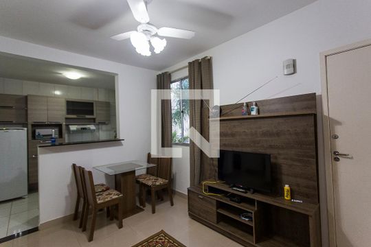 Sala de apartamento para alugar com 2 quartos, 44m² em Gávea, Uberlândia