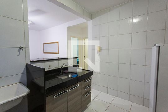Cozinha de apartamento para alugar com 2 quartos, 44m² em Gávea, Uberlândia