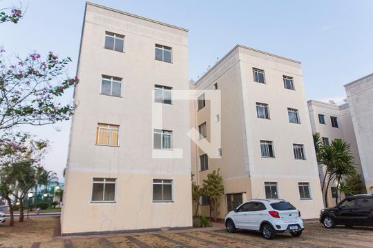 Fachada do Bloco de apartamento para alugar com 2 quartos, 44m² em Gávea, Uberlândia