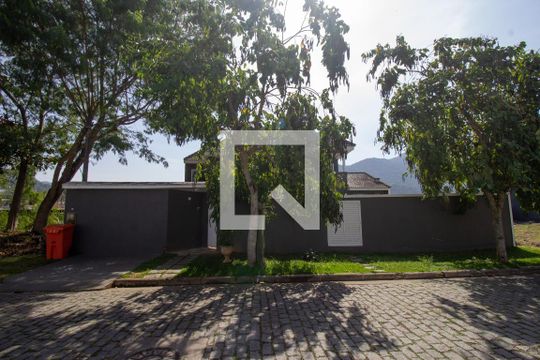 Fachada da Casa de casa de condomínio à venda com 3 quartos, 400m² em Vargem Pequena, Rio de Janeiro