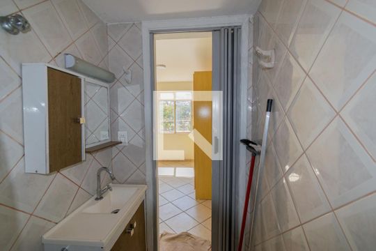 Banheiro de apartamento para alugar com 1 quarto, 37m² em Asa Norte, Brasília