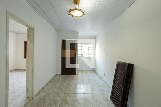 Sala de casa à venda com 2 quartos, 84m² em Vila Carlos de Campos, São Paulo