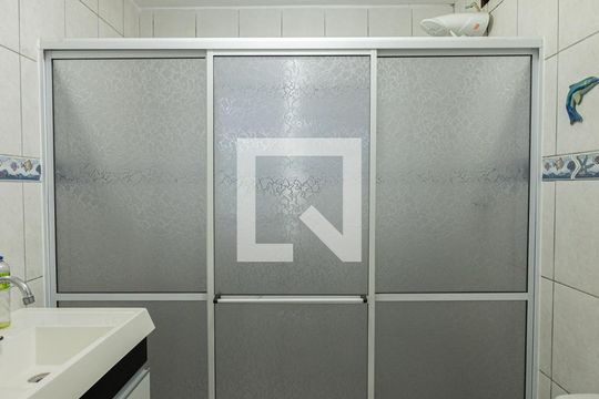 Banheiro Social de casa à venda com 2 quartos, 84m² em Vila Carlos de Campos, São Paulo