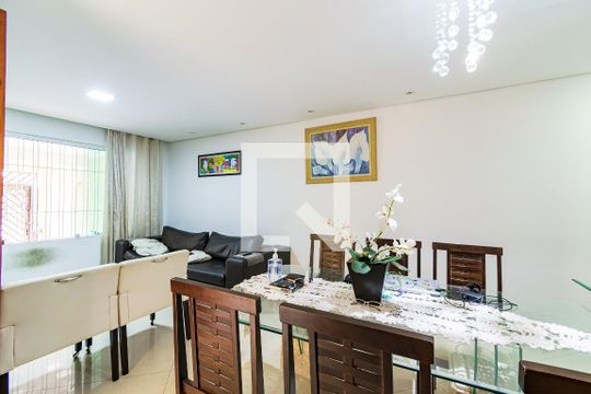 Casa à venda com 3 quartos, 100m² em Jardim Oriental, São Paulo