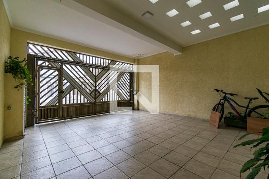 Garagem de casa à venda com 3 quartos, 100m² em Jardim Oriental, São Paulo