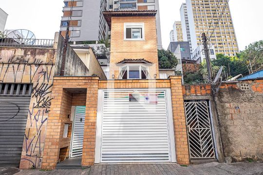 Fachada de casa para alugar com 3 quartos, 260m² em Perdizes, São Paulo