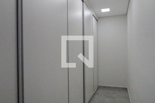 Suíte master de casa de condomínio para alugar com 4 quartos, 450m² em Parque São Bento, Sorocaba