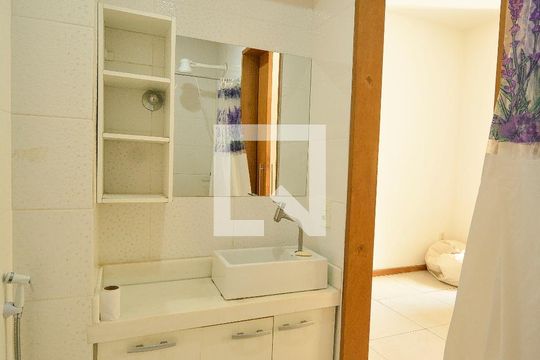 Banheiro de apartamento à venda com 1 quarto, 20m² em Flamengo, Rio de Janeiro