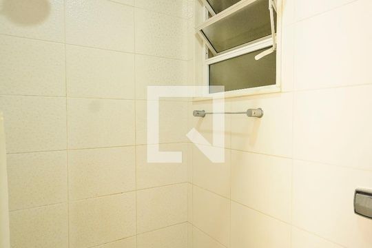 Banheiro de apartamento à venda com 1 quarto, 20m² em Flamengo, Rio de Janeiro