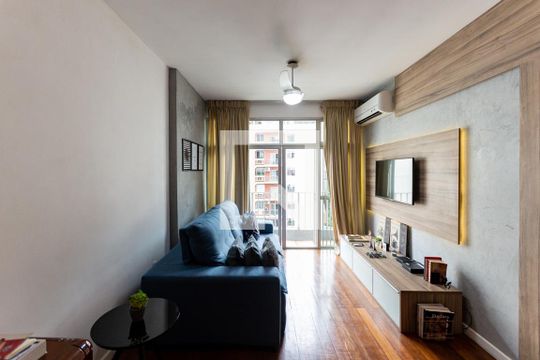 Sala de apartamento à venda com 2 quartos, 90m² em Tijuca, Rio de Janeiro
