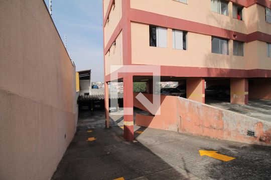Garagem de apartamento para alugar com 2 quartos, 42m² em Jardim Popular, São Paulo