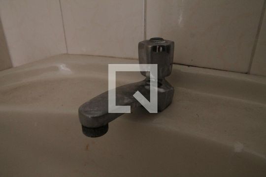Banheiro - Torneira de apartamento para alugar com 2 quartos, 42m² em Jardim Popular, São Paulo
