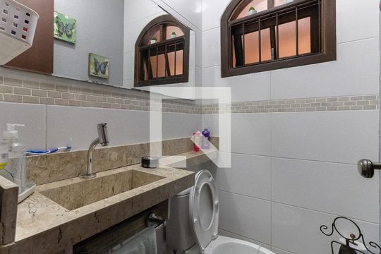 Lavabo de casa à venda com 3 quartos, 130m² em Interlagos, São Paulo
