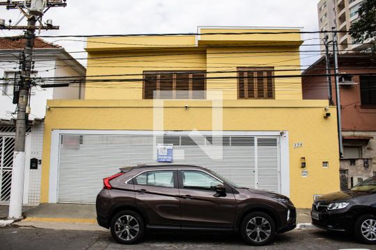 Fachada de casa para alugar com 4 quartos, 500m² em Chácara Inglesa, São Paulo