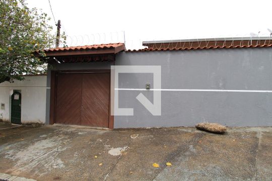 Fachada de casa à venda com 3 quartos, 112m² em Vila Nogueira, Campinas