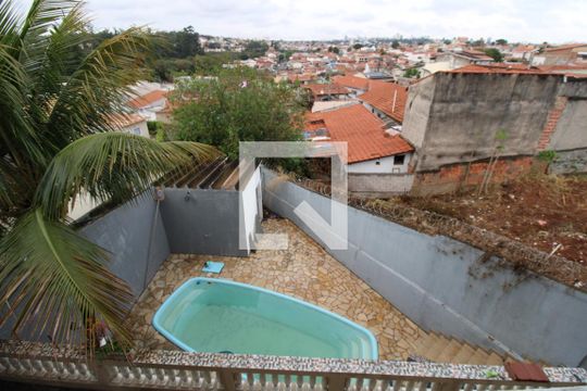 Quintal de casa à venda com 3 quartos, 112m² em Vila Nogueira, Campinas