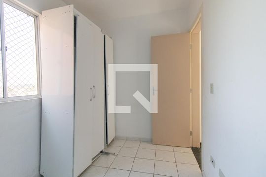 Quarto 2 de apartamento para alugar com 2 quartos, 48m² em Alto Boqueirão, Curitiba
