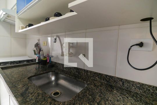 Cozinha - Torneira de apartamento para alugar com 2 quartos, 72m² em Parque Taboão, Taboão da Serra