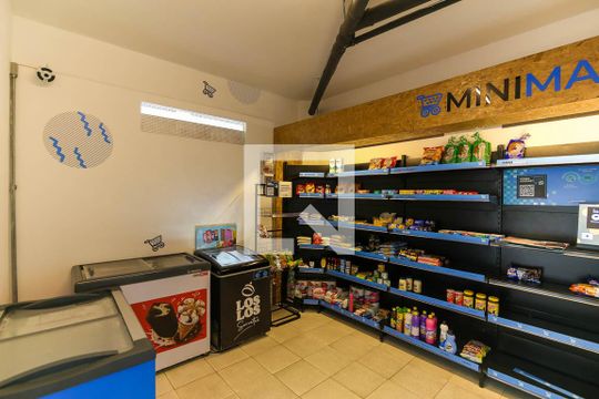 Minimercado de apartamento para alugar com 2 quartos, 72m² em Parque Taboão, Taboão da Serra