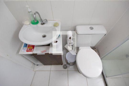 Banheiro de apartamento para alugar com 2 quartos, 48m² em Padroeira, Osasco