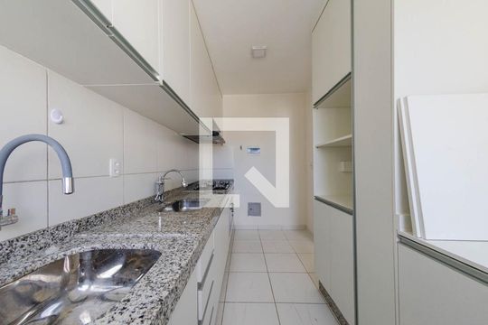 Cozinha de apartamento para alugar com 2 quartos, 54m² em Betânia, Belo Horizonte