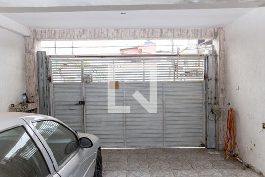 Garagem de casa à venda com 4 quartos, 300m² em Piraporinha, Diadema