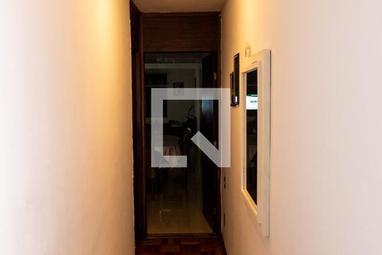 Corredor de casa à venda com 4 quartos, 300m² em Piraporinha, Diadema