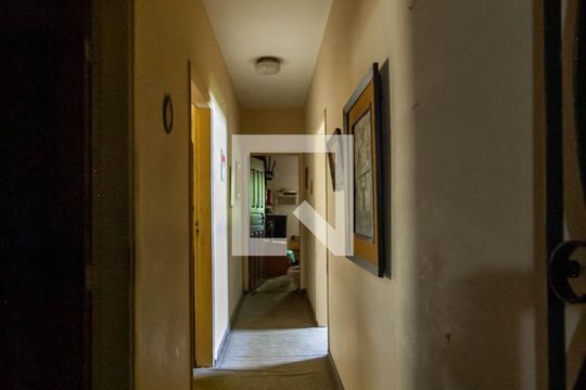 Corredor dos Quartos de casa para alugar com 4 quartos, 250m² em Jardim do Mar, São Bernardo do Campo
