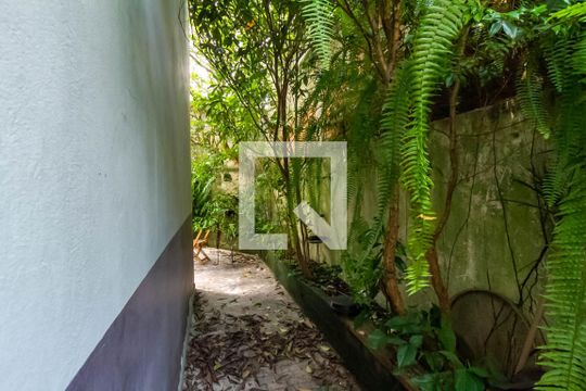 Quintal de casa para alugar com 4 quartos, 250m² em Jardim do Mar, São Bernardo do Campo