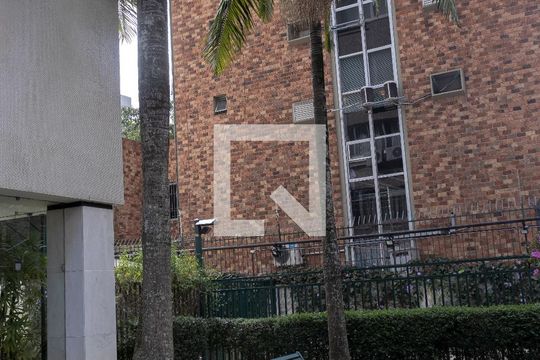 Área comum de apartamento para alugar com 2 quartos, 260m² em Cerqueira César, São Paulo