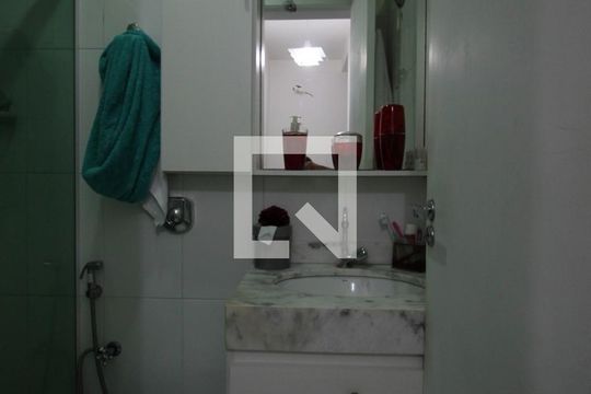 Banheiro Social de apartamento à venda com 2 quartos, 70m² em Maria da Graça, Rio de Janeiro