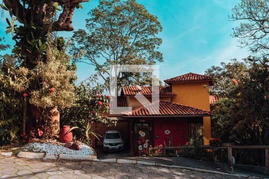 Fachada de casa de condomínio à venda com 4 quartos, 300m² em Mata Paca, Niterói