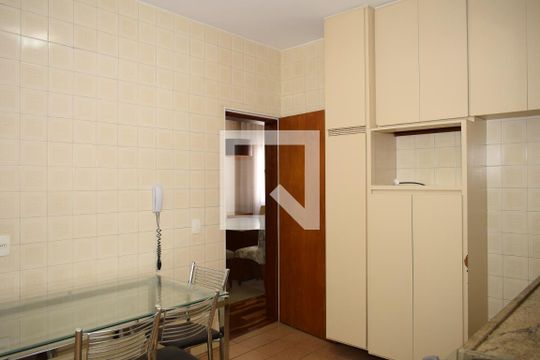 Cozinha de apartamento à venda com 3 quartos, 117m² em Centro, Jundiaí