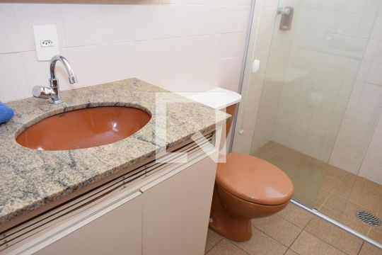 Banheiro de apartamento à venda com 3 quartos, 117m² em Centro, Jundiaí