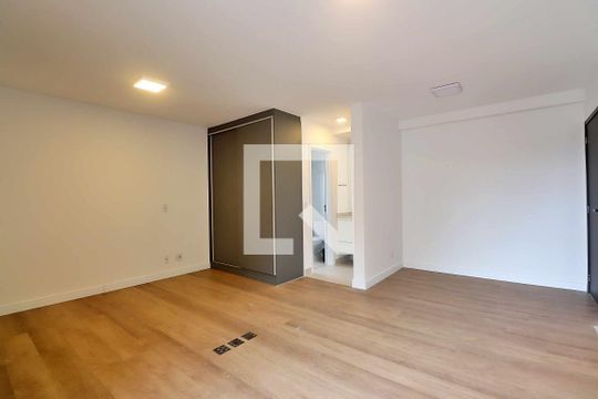 Sala de kitnet/studio para alugar com 1 quarto, 42m² em Campestre, Santo André