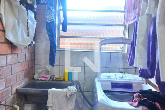 Área de serviço de casa à venda com 1 quarto, 80m² em Harmonia, Canoas