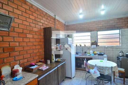 Cozinha de casa à venda com 1 quarto, 80m² em Harmonia, Canoas