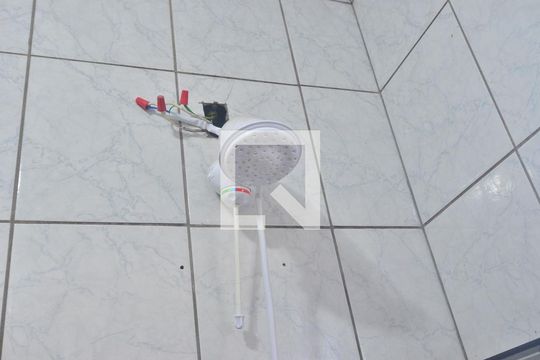 Banheiro Suíte de casa à venda com 1 quarto, 80m² em Harmonia, Canoas