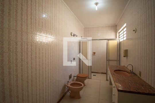 Banheiro da Suíte de casa para alugar com 3 quartos, 290m² em Jardim Guanabara, Campinas