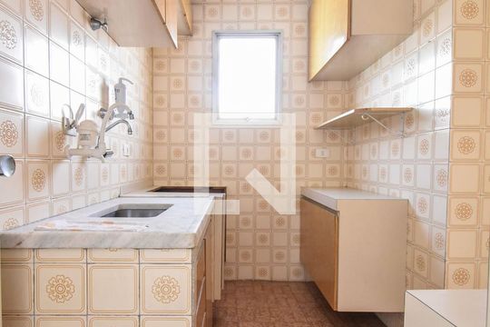 Cozinha  de apartamento à venda com 1 quarto, 43m² em Santo Amaro, São Paulo