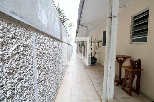 Quintal de casa para alugar com 1 quarto, 35m² em Vila Alzira, Guarujá